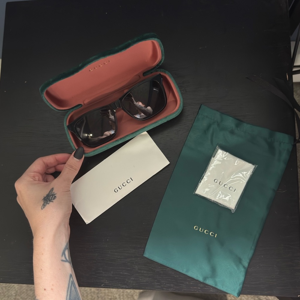 Gucci Black Sunglasses with Teal Pouch